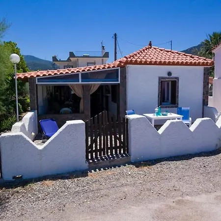 Holiday home On The Wave With Amazing View Paralia Kallonis